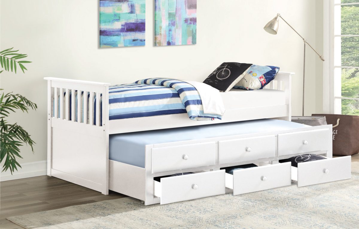 HR2100 Solid Wood Captain's Daybed in White with pull-out trundle and three storage drawers.